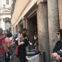 Portico in Piazza di Trevi