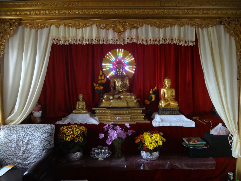 http://people.carleton.edu/~cborn/omeka/TDSA/TDSA_BurmeseAltar.jpg http://people.carleton.edu/~cborn/omeka/TDSA/TDSA_BurmeseAltar.jpg