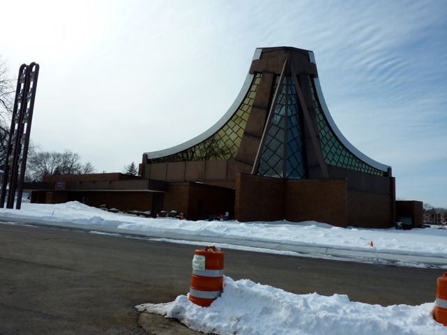 http://people.carleton.edu/~cborn/omeka/St_Louis_Park_Eruv_Jewish_Neighborhood/SLP_BethEl.jpg