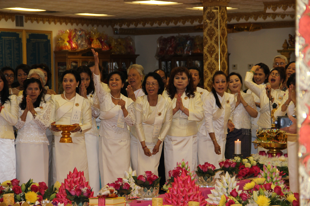 WM_WomenWithFlowersVisahkaPuja2016.jpg