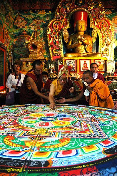 http://people.carleton.edu/~cborn/omeka/Northfield_Buddhist_Meditation_Center/Mandalatibetano.jpg