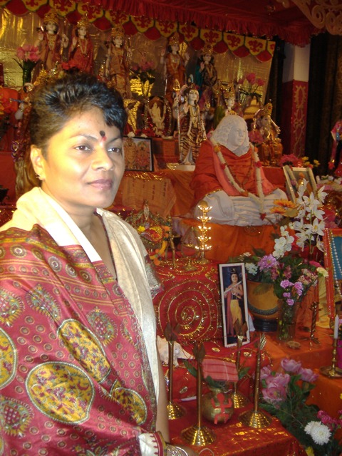 http://people.carleton.edu/~cborn/Minnesota_Hindu_Milan_Mandir/MHMM_SatyaBalroop1.png