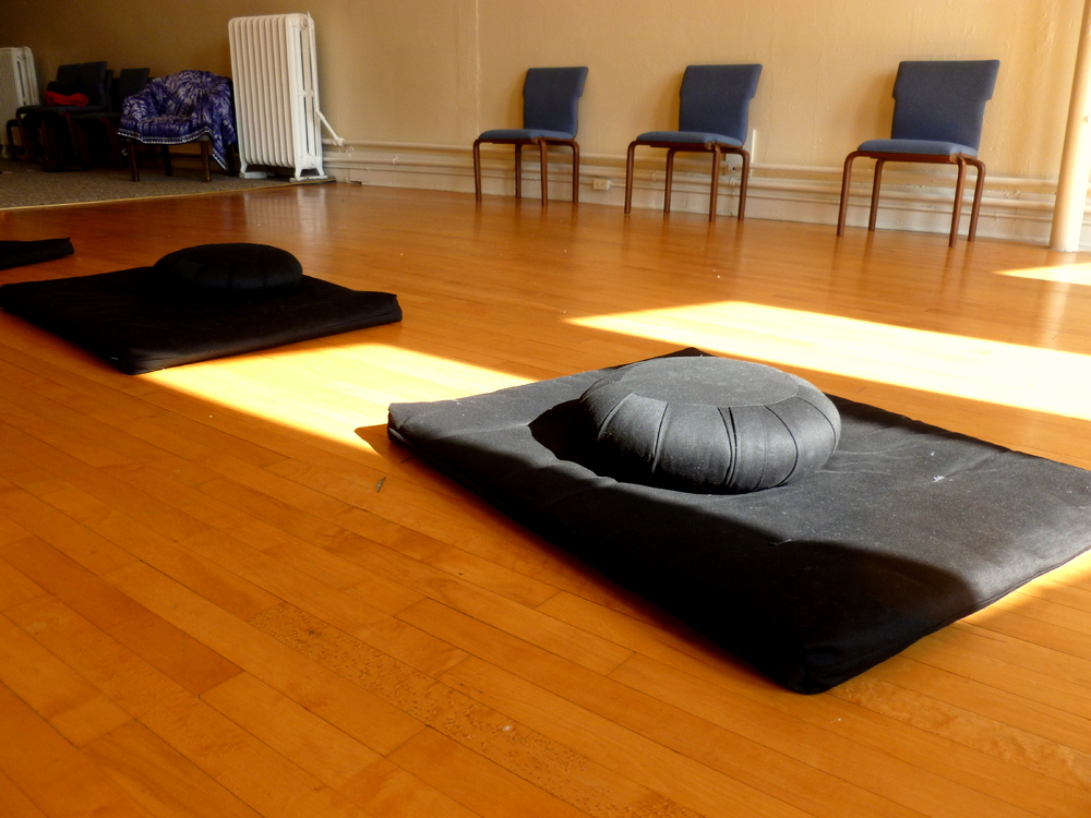 http://people.carleton.edu/~cborn/omeka/Northfield_Buddhist_Meditation_Center/NBMC_Mats_Pillows_and_Chairs2.jpg