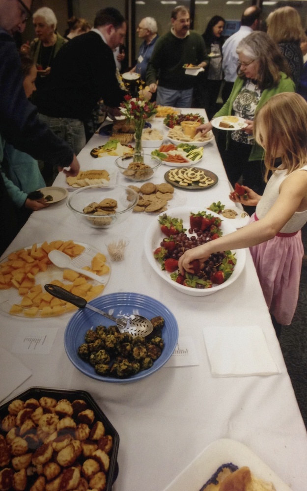http://people.carleton.edu/~cborn/omeka/ShirTikvah/ST_oneg.jpg http://people.carleton.edu/~cborn/omeka/ShirTikvah/ST_oneg.jpg