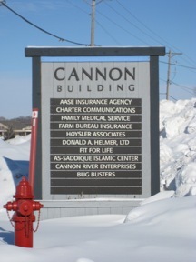 http://people.carleton.edu/~cborn/omeka/Somali_Muslim_Communities_of_Faribault/SMCF_AbubakarsidiqIslamicCenterSign.jpg