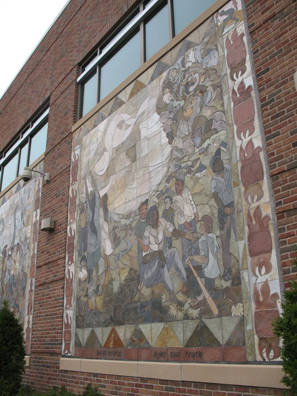 http://people.carleton.edu/~cborn/omeka/Chinmaya_Mission_Twin-Cities/CMTC_STPMurals.jpg