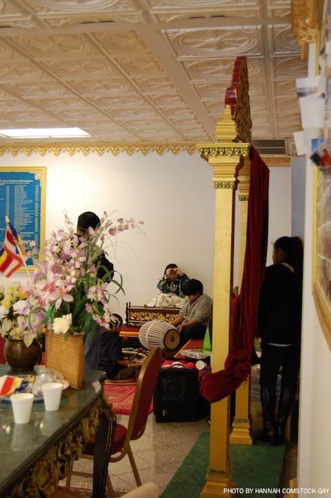 http://people.carleton.edu/~cborn/omeka/Watt_Munisotaram/WM_NewTempleDownstairs2.jpg
