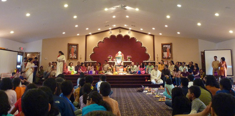 http://people.carleton.edu/~cborn/omeka/Chinmaya_Mission_Twin-Cities/CMTC_VolunteersAssembly.jpg