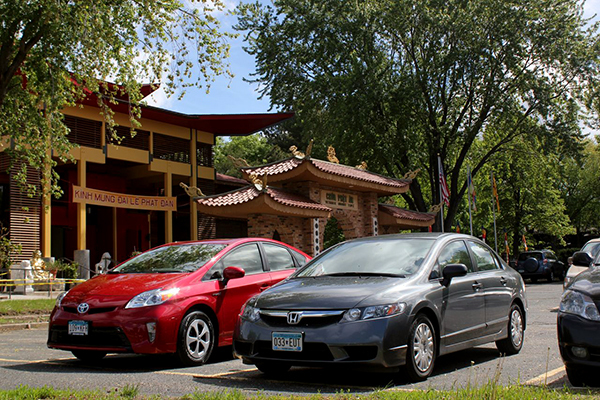 http://people.carleton.edu/~cborn/omeka/Phat-An_Temple/PA_Cars.jpg http://people.carleton.edu/~cborn/omeka/Phat-An_Temple/PA_Cars.jpg