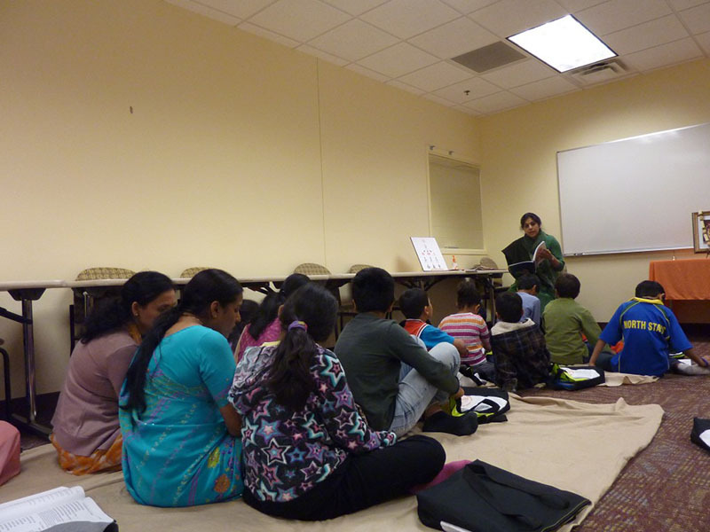 http://people.carleton.edu/~cborn/omeka/Chinmaya_Mission_Twin-Cities/CMTC_AnujaRao.jpg