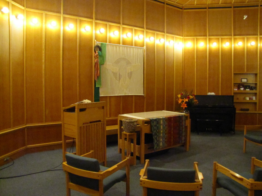 http://people.carleton.edu/~cborn/omeka/Chaplaincy/C_EweChapelAlter.jpg
