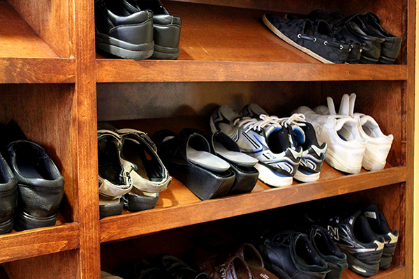 http://people.carleton.edu/~cborn/omeka/Phat-An_Temple/PA_Shoes.jpg http://people.carleton.edu/~cborn/omeka/Phat-An_Temple/PA_Shoes.jpg