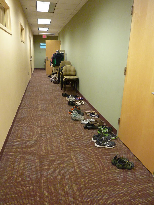 http://people.carleton.edu/~cborn/omeka/Chinmaya_Mission_Twin-Cities/CMTC_STPShoes.jpg