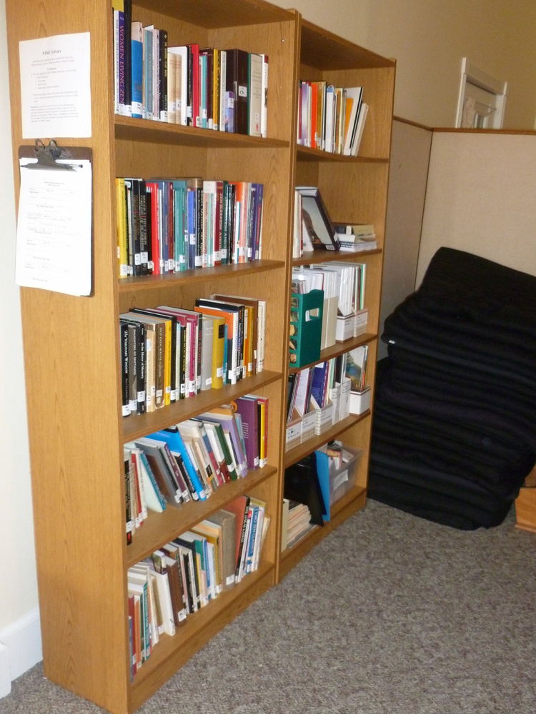 http://people.carleton.edu/~cborn/omeka/Northfield_Buddhist_Meditation_Center/NBMC_Library1.jpg