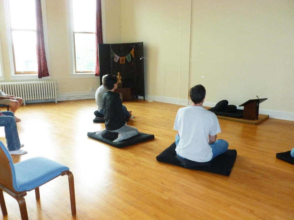 http://people.carleton.edu/~cborn/omeka/Northfield_Buddhist_Meditation_Center/NBMC_Afternoon_Sit.jpg