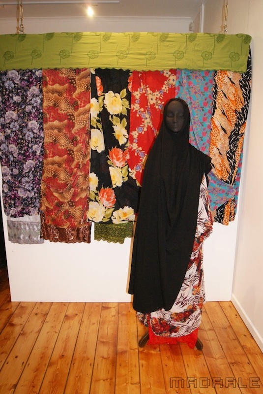 http://people.carleton.edu/~cborn/omeka/Somali_Muslim_Communities_of_Faribault/SMCF_Dirac.jpg