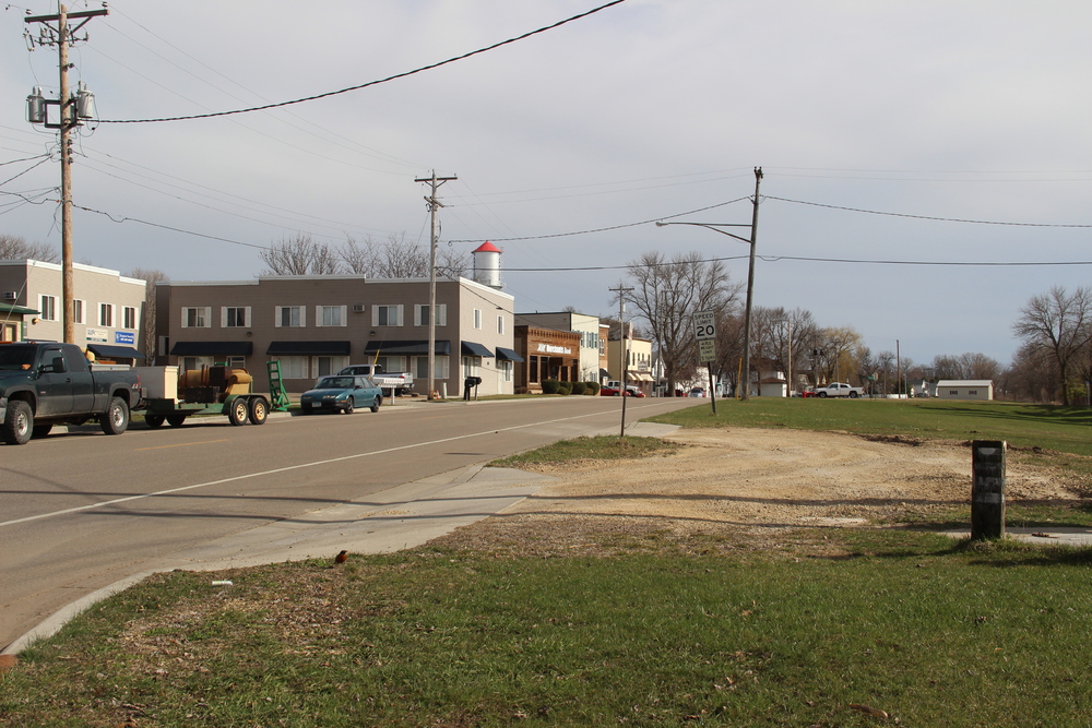 HamptonMainStreet.JPG