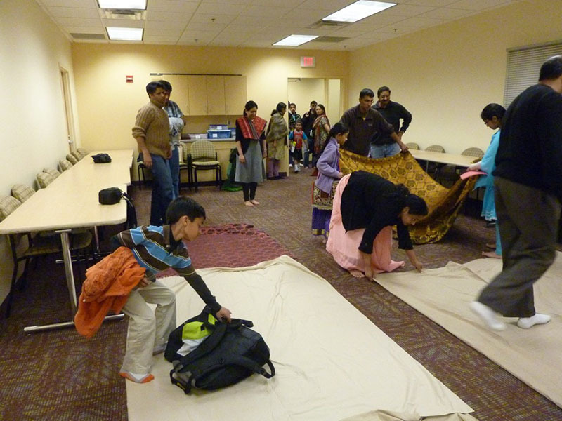 http://people.carleton.edu/~cborn/omeka/Chinmaya_Mission_Twin-Cities/CMTC_RoomPrep.jpg