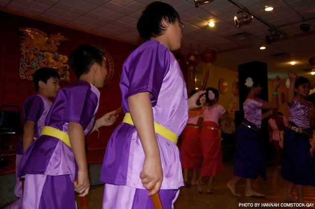 http://people.carleton.edu/~cborn/omeka/Watt_Munisotaram/WM_Wattdance3.jpg http://people.carleton.edu/~cborn/omeka/Watt_Munisotaram/WM_Wattdance3.jpg