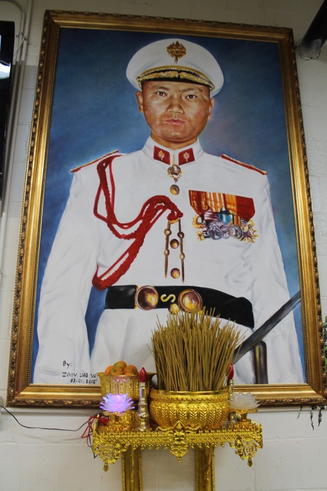http://people.carleton.edu/~cborn/omeka/Hmong_Religiosity_in_the_Twin_Cities/HRTC_GeneralVangPao01.jpg