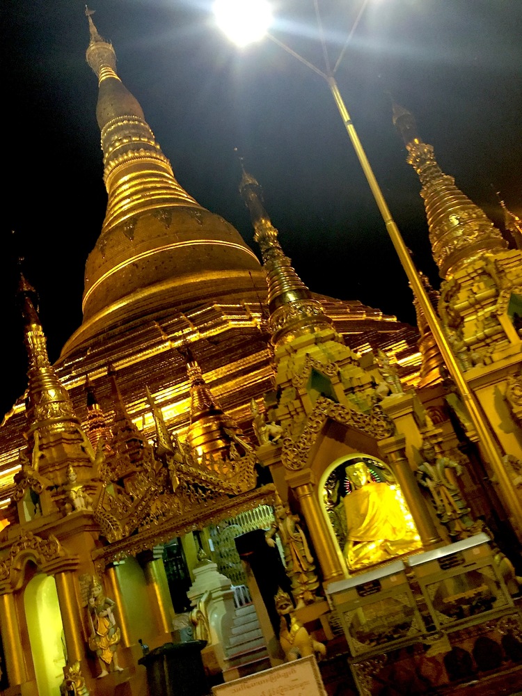 ShwedagonPagoda.JPG