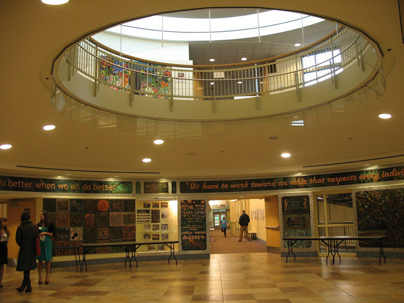 http://people.carleton.edu/~cborn/omeka/Chinmaya_Mission_Twin-Cities/CMTC_STPLobby.jpg