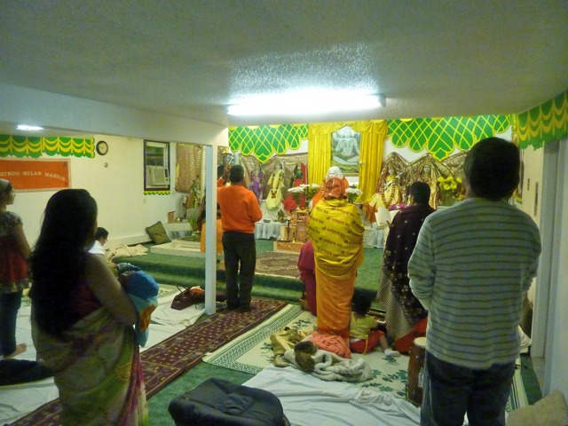 http://people.carleton.edu/~cborn/Minnesota_Hindu_Milan_Mandir/MHMM_MandirBack.png