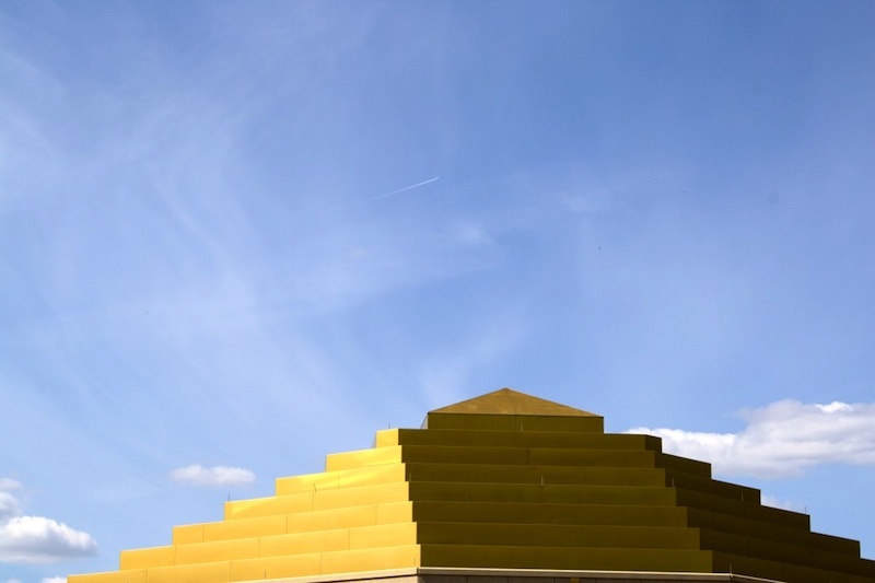 http://people.carleton.edu/~cborn/omeka/Eckankar/ECK_TempleRoof.jpg