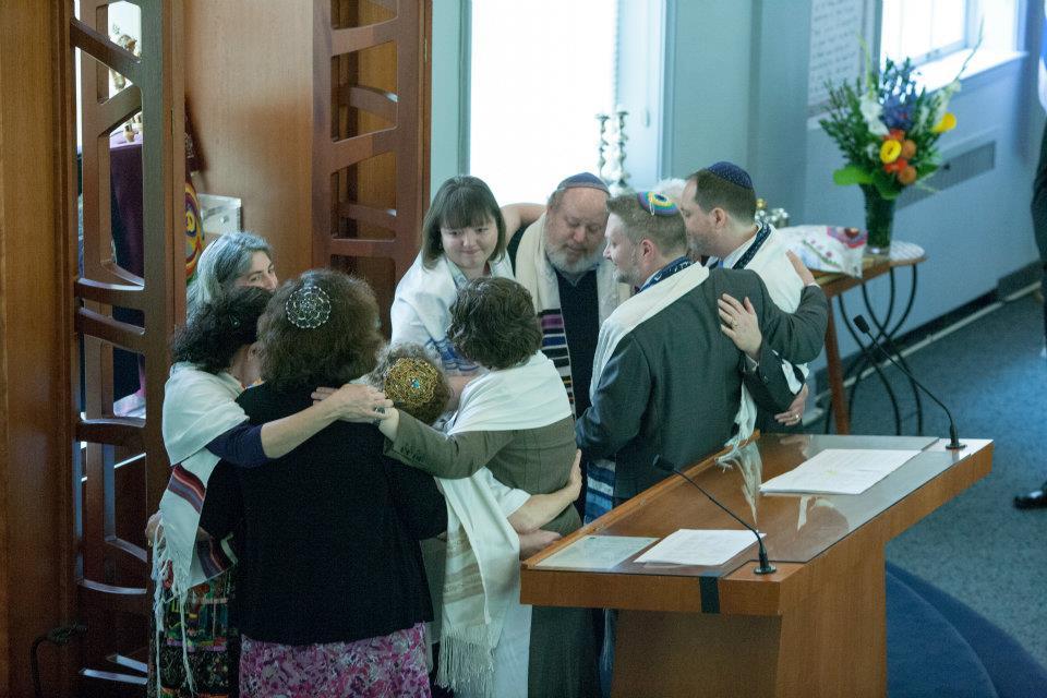http://people.carleton.edu/~cborn/omeka/ShirTikvah/ST_BnaiMitzvahClass.jpg