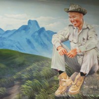 http://people.carleton.edu/~cborn/omeka/Hmong_Religiosity_in_the_Twin_Cities/HRTC_GeneralVangPao02.jpg