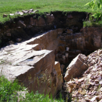 http://people.carleton.edu/~levittl/omeka/Pipestone/Pipequarrypit.jpg