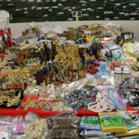 http://people.carleton.edu/~cborn/omeka/Hmong_Religiosity_in_the_Twin_Cities/HRTC_HerbalMedicines06.jpg