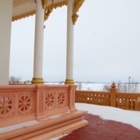 http://people.carleton.edu/~cborn/omeka/Watt_Munisotaram/WM_NewTempleExterior4.jpg