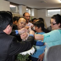 http://people.carleton.edu/~cborn/omeka/Hmong_Religiosity_in_the_Twin_Cities/HRTC_HuPligCeremony03.jpg